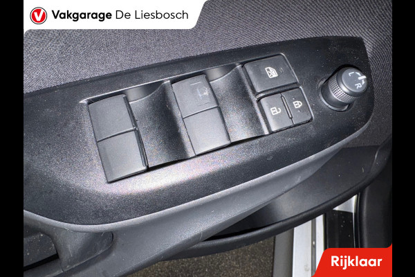 Toyota Yaris 1.5 Hybrid 115 First Edition / stoel en stuur verwarming/ camera / carplay /