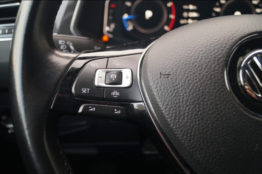 Volkswagen Tiguan Allspace 1.5 TSI 150pk DSG R-Line Highline Business 5-persoons -PANO-