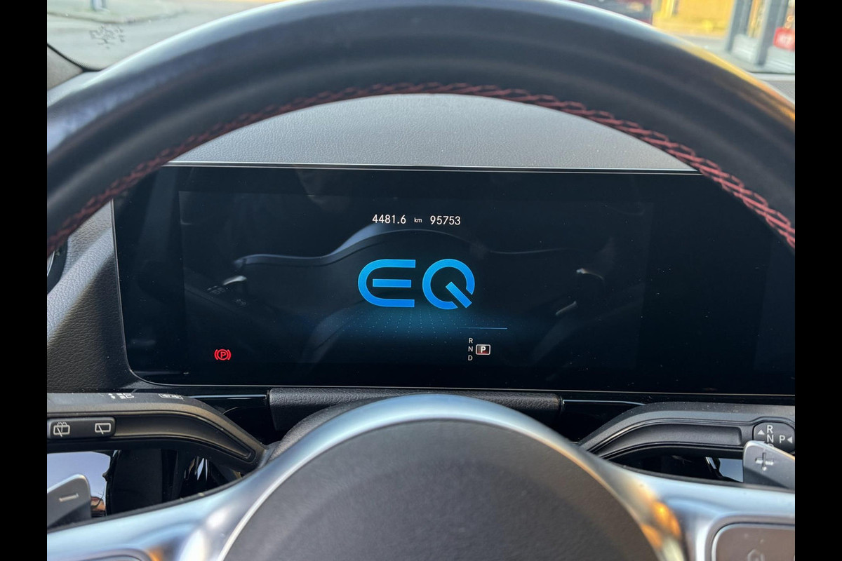Mercedes-Benz EQA 250 AMG Edition 1 67 kWh - AUTOMAAT I Navigatie I Leer I Sport pakket I PDC I LED I Achteruitrij Camera