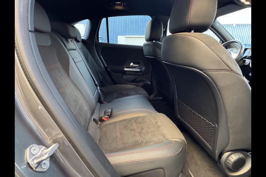 Mercedes-Benz EQA 250 AMG Edition 1 67 kWh - AUTOMAAT I Navigatie I Leer I Sport pakket I PDC I LED I Achteruitrij Camera