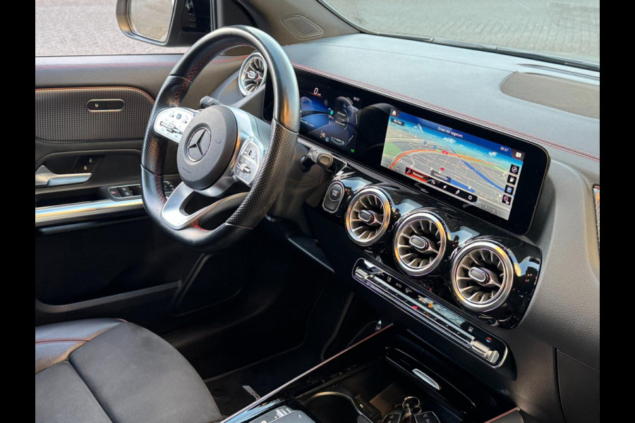 Mercedes-Benz EQA 250 AMG Edition 1 67 kWh - AUTOMAAT I Navigatie I Leer I Sport pakket I PDC I LED I Achteruitrij Camera