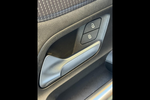 Mercedes-Benz EQA 250 AMG Edition 1 67 kWh - AUTOMAAT I Navigatie I Leer I Sport pakket I PDC I LED I Achteruitrij Camera