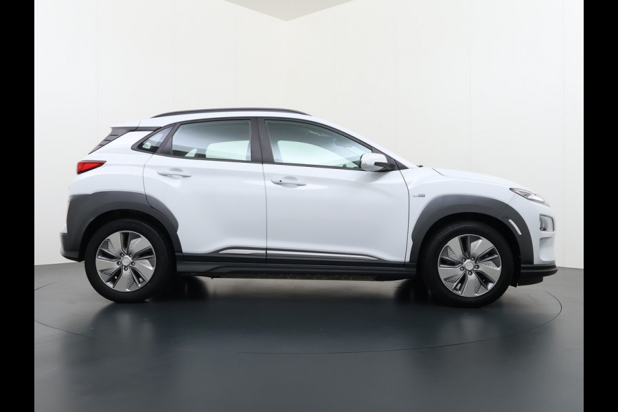 Hyundai Kona EV 64kWh SOH 94% Warmtepomp Adap.Cruise Apple Carplay Android Auto Krell®-Hifi Navi Ecc Camera Comfort Blind Spot Lane Assist Keyless Isofix DAB Led