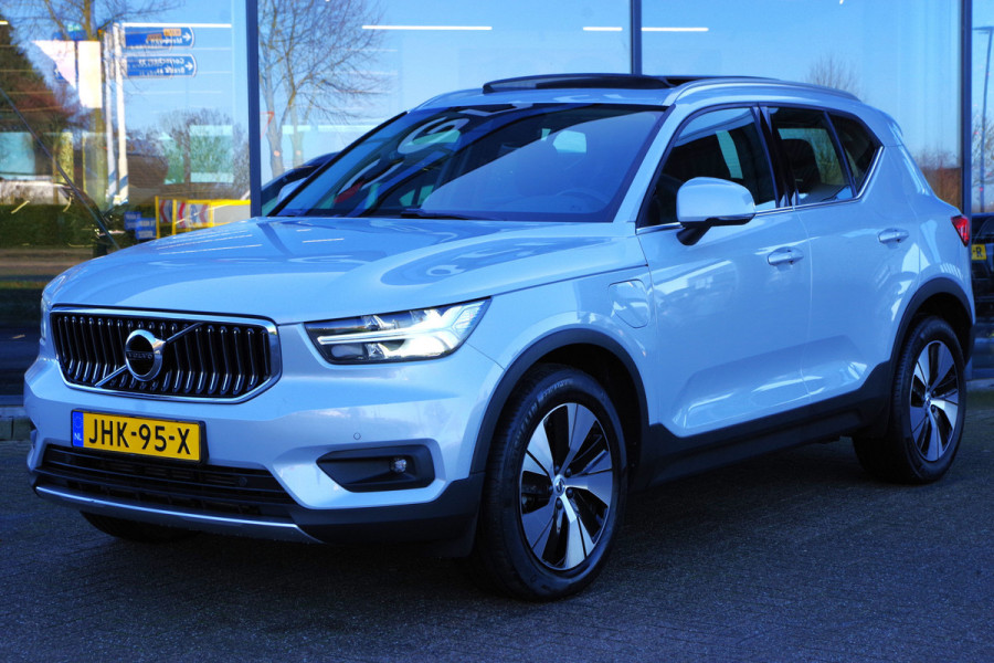 Volvo XC40 1.5 T4 Recharge Inscription Expression 211 PK PHEV, Panoramadak, Trekhaak, Camera, Carplay, Climate Control