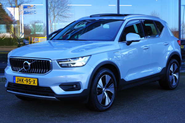 Volvo XC40 1.5 T4 Recharge Inscription Expression 211 PK PHEV, Panoramadak, Trekhaak, Camera, Carplay, Climate Control