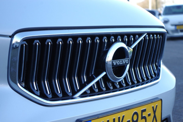 Volvo XC40 1.5 T4 Recharge Inscription Expression 211 PK PHEV, Panoramadak, Trekhaak, Camera, Carplay, Climate Control