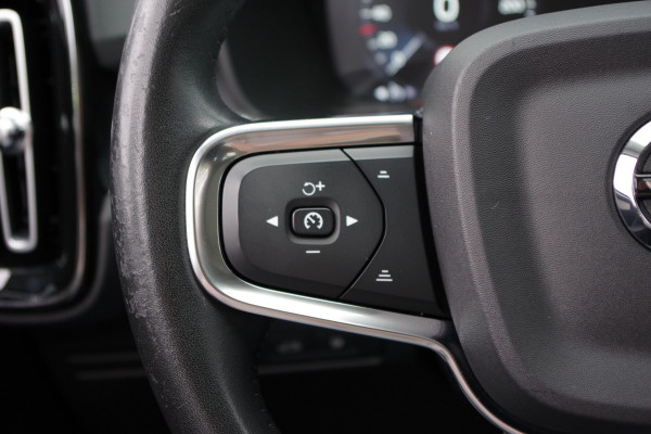 Volvo XC40 1.5 T4 Recharge Inscription Expression 211 PK PHEV, Panoramadak, Trekhaak, Camera, Carplay, Climate Control