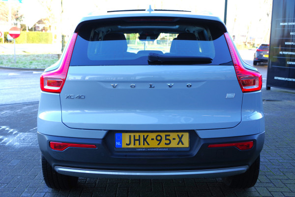 Volvo XC40 1.5 T4 Recharge Inscription Expression 211 PK PHEV, Panoramadak, Trekhaak, Camera, Carplay, Climate Control