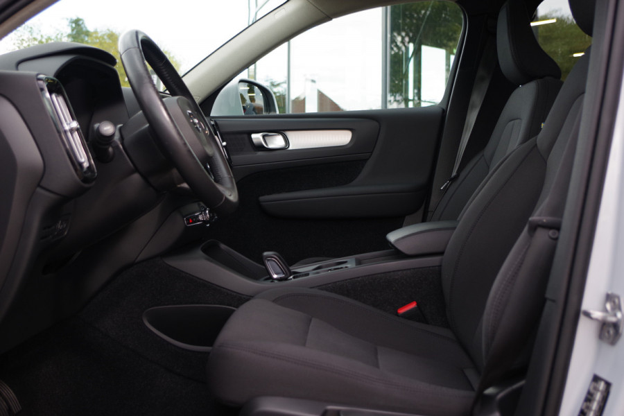 Volvo XC40 1.5 T4 Recharge Inscription Expression 211 PK PHEV, Panoramadak, Trekhaak, Camera, Carplay, Climate Control