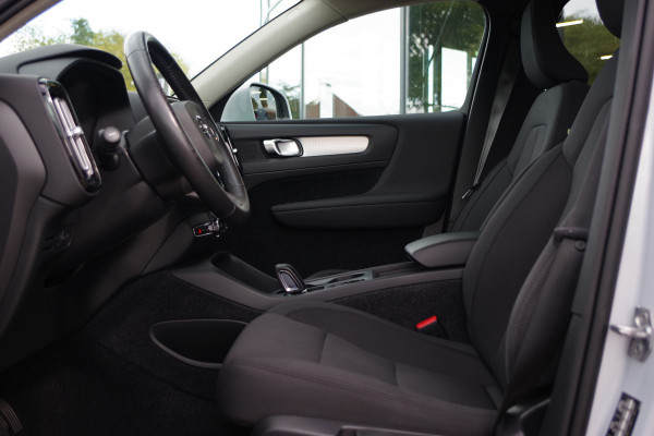 Volvo XC40 1.5 T4 Recharge Inscription Expression 211 PK PHEV, Panoramadak, Trekhaak, Camera, Carplay, Climate Control