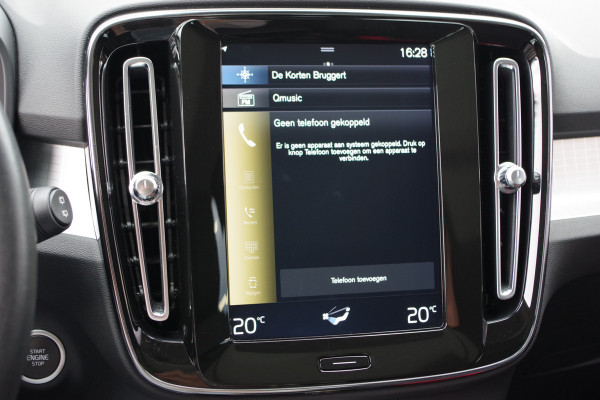 Volvo XC40 1.5 T4 Recharge Inscription Expression 211 PK PHEV, Panoramadak, Trekhaak, Camera, Carplay, Climate Control