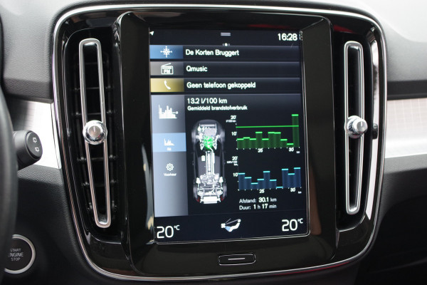 Volvo XC40 1.5 T4 Recharge Inscription Expression 211 PK PHEV, Panoramadak, Trekhaak, Camera, Carplay, Climate Control