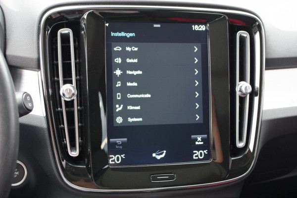 Volvo XC40 1.5 T4 Recharge Inscription Expression 211 PK PHEV, Panoramadak, Trekhaak, Camera, Carplay, Climate Control