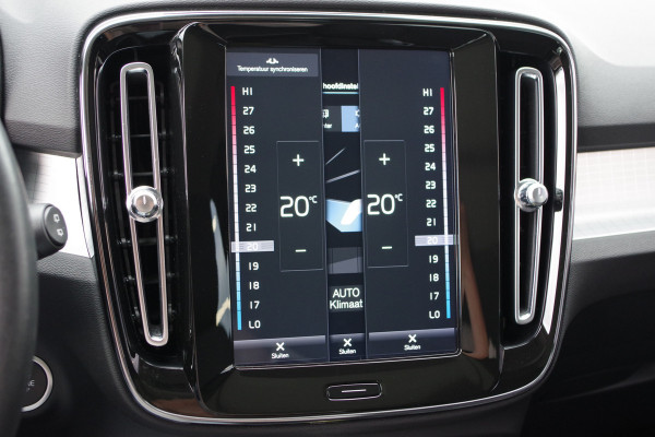 Volvo XC40 1.5 T4 Recharge Inscription Expression 211 PK PHEV, Panoramadak, Trekhaak, Camera, Carplay, Climate Control