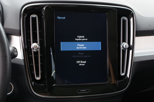 Volvo XC40 1.5 T4 Recharge Inscription Expression 211 PK PHEV, Panoramadak, Trekhaak, Camera, Carplay, Climate Control