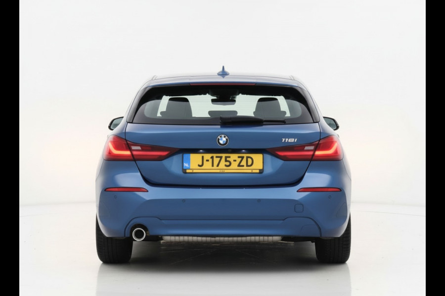 BMW 1-serie 118IA 140PK AUT. EXECUTIVE EDITION HEAD-UP/NAVI/CAMERA