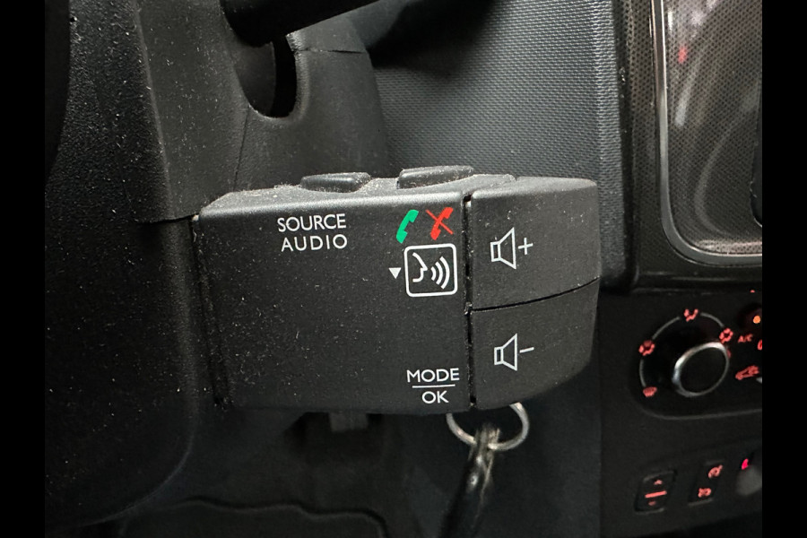 Dacia Logan MCV 0.9 TCe Stepway Navi Airco Camera PDC