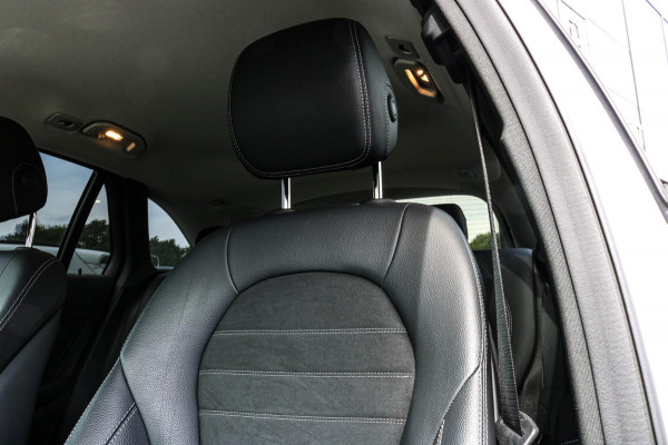 Mercedes-Benz GLC 300e 4MATIC AMG - MEMORY - 360 CAM - CARPLAY GLC300 - DEALER ONDERHOUDEN - EERSTE EIGENAAR - NIGHT PAKKET