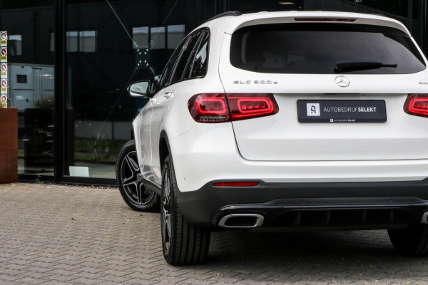 Mercedes-Benz GLC 300e 4MATIC AMG - MEMORY - 360 CAM - CARPLAY GLC300 - DEALER ONDERHOUDEN - EERSTE EIGENAAR - NIGHT PAKKET