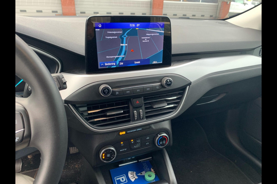 Ford Focus 1.0 EcoBoost Trend Edition Business | Trekhaak | Navigatie | Cruise Control | Airconditioning
