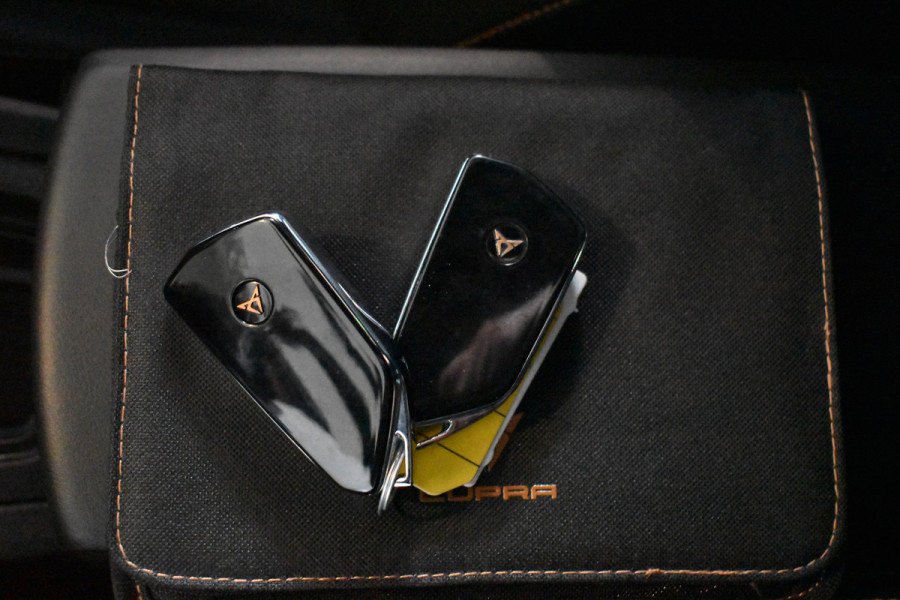 CUPRA Leon 2.0 TSI VZ 300PK DSG PERFORMANCE,SFEER CAMERA/LEDER/BEATS-AUDIO