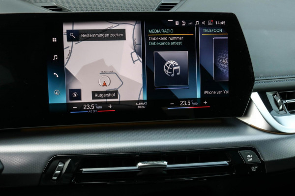 BMW X1 SDrive20i M-Sport - 360 CAMERA - HEAD UP - SFEERVERLICHTING - CARPLAY - ADAPTIVE CRUISE - DEALEAR ONDERHOUDEN - 2.0i