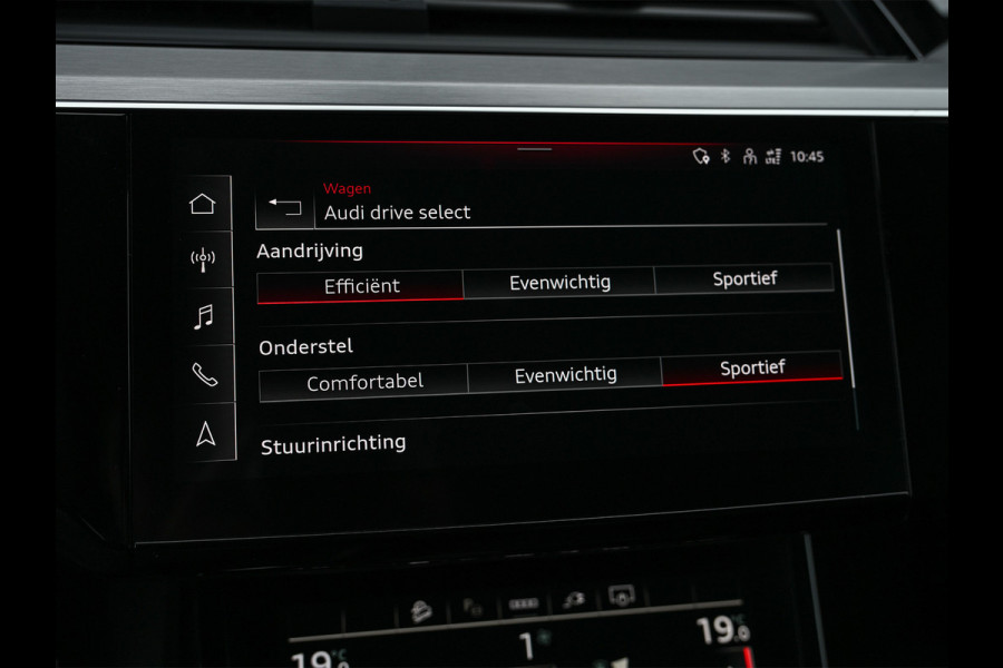 Audi Q8 e-tron 50 quattro S Edition 95 kWh · NL-auto · Panoramadak · RS-seats Memory seats · Leder · Adaptive cruise · Keyless · Stuurverwarmin