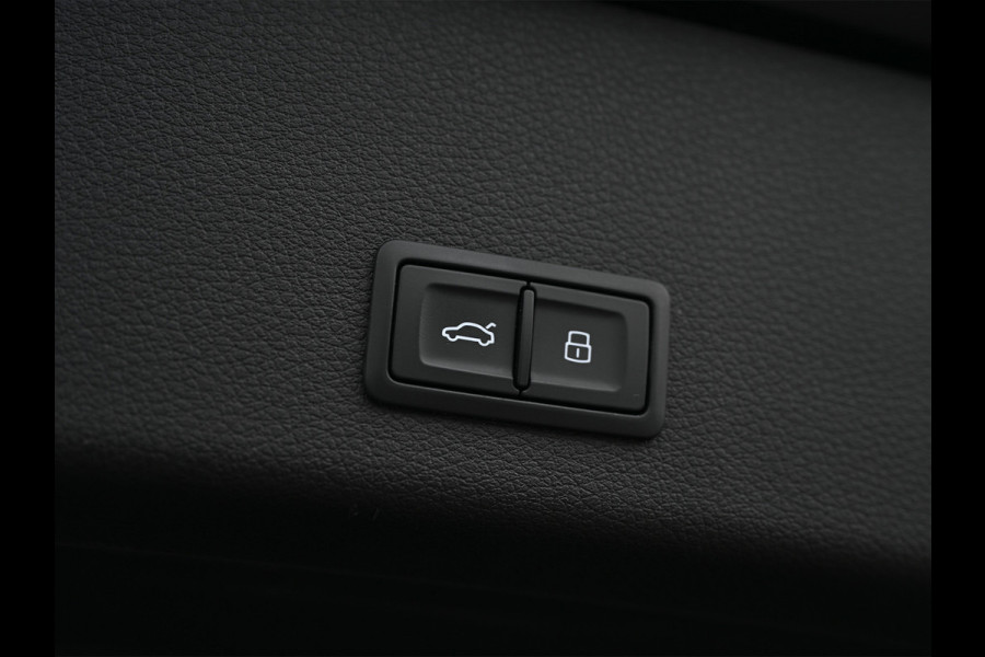 Audi Q8 e-tron 50 quattro S Edition 95 kWh · NL-auto · Panoramadak · RS-seats Memory seats · Leder · Adaptive cruise · Keyless · Stuurverwarmin