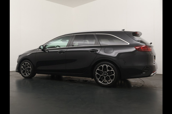 Kia Ceed Sportswagon Automaat 1.5 T-GDi GT-Line Automaat - Automatische achterklep - Schuif/Kantel dak - Apple Carplay/Android Auto - Adaptive cruise control - Keyless entry - Fabrieksgarantie t/m 30-06-2030