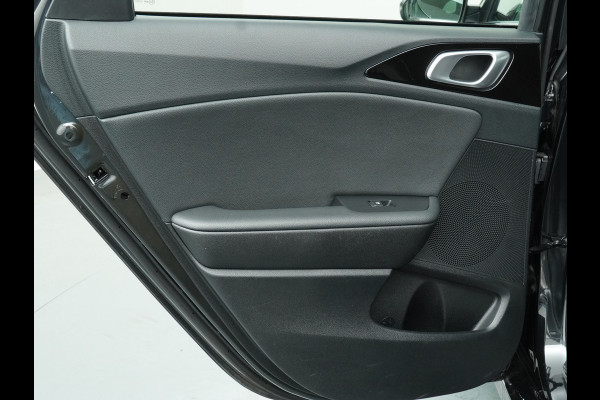 Kia Ceed Sportswagon Automaat 1.5 T-GDi GT-Line Automaat - Automatische achterklep - Schuif/Kantel dak - Apple Carplay/Android Auto - Adaptive cruise control - Keyless entry - Fabrieksgarantie t/m 30-06-2030