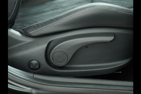 Kia Ceed Sportswagon Automaat 1.5 T-GDi GT-Line Automaat - Automatische achterklep - Schuif/Kantel dak - Apple Carplay/Android Auto - Adaptive cruise control - Keyless entry - Fabrieksgarantie t/m 30-06-2030