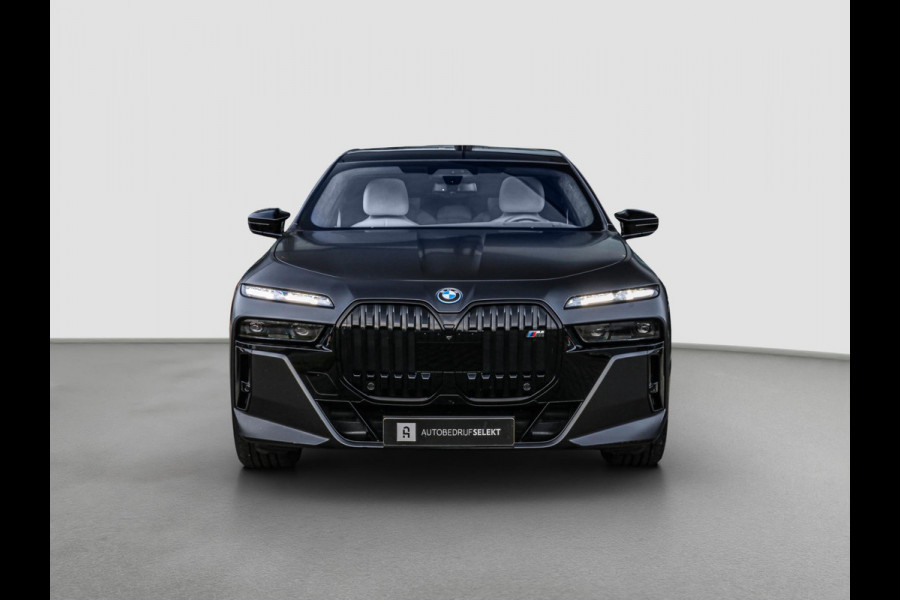 BMW 7 Serie M760e xDrive - Frozen Deep Grey - Lounge & Entertainment - Bowers & Wilkins - Aut. Doors - Connoisseur - Iconic Glow