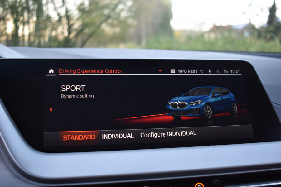 BMW 1-serie 118IA 140PK AUT. EXECUTIVE EDITION HEAD-UP/NAVI/CAMERA