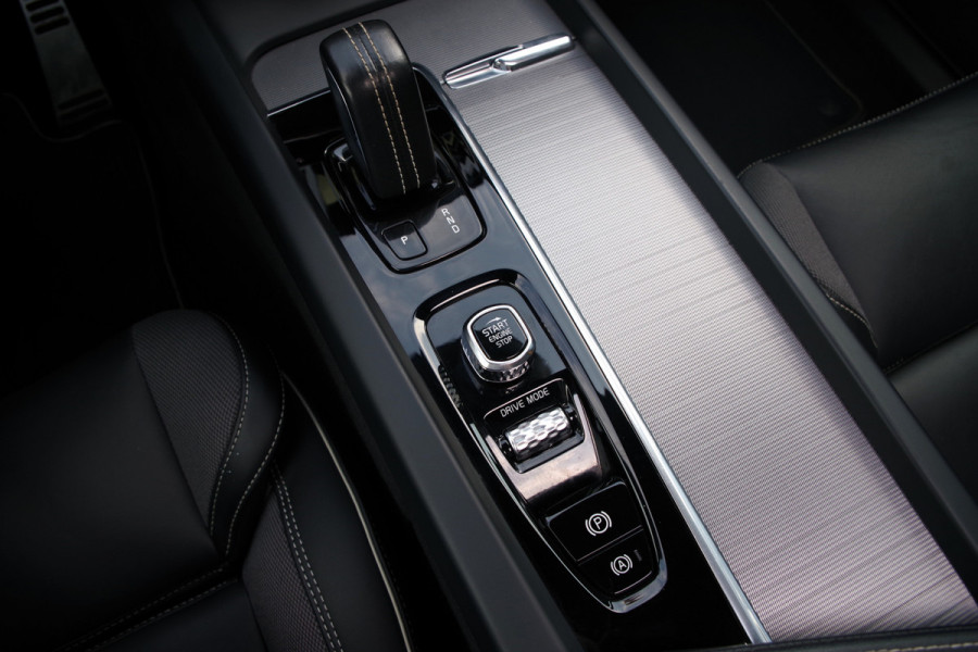 Volvo XC60 2.0 T8 406 PK AWD Polestar Engineered PHEV, Panoramadak, Adap. Cruise Control, 360 Camera