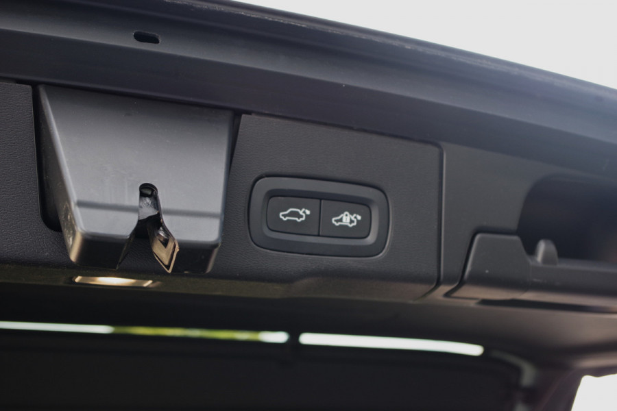 Volvo XC60 2.0 T8 406 PK AWD Polestar Engineered PHEV, Panoramadak, Adap. Cruise Control, 360 Camera