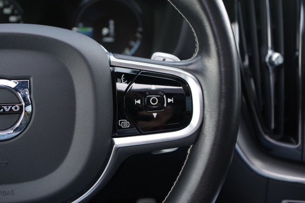 Volvo XC60 2.0 T8 406 PK AWD Polestar Engineered PHEV, Panoramadak, Adap. Cruise Control, 360 Camera