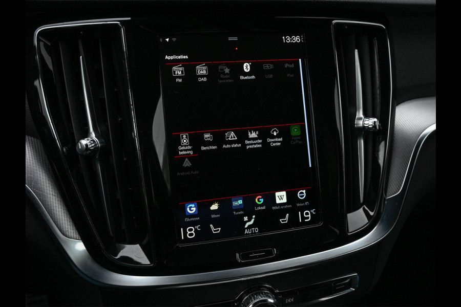 Volvo S60 2.0 B4 R-Design · NL-auto · Adaptive cruise · Stuur- en stoelverwarming · Achterbank verwarmd · Harman/Kardon · Memory seats · K