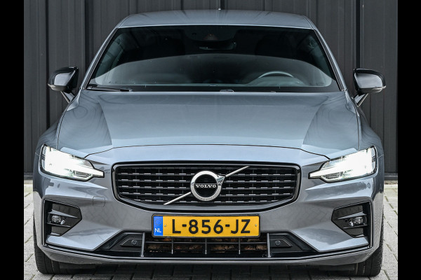 Volvo S60 2.0 B4 R-Design · NL-auto · Adaptive cruise · Stuur- en stoelverwarming · Achterbank verwarmd · Harman/Kardon · Memory seats · K