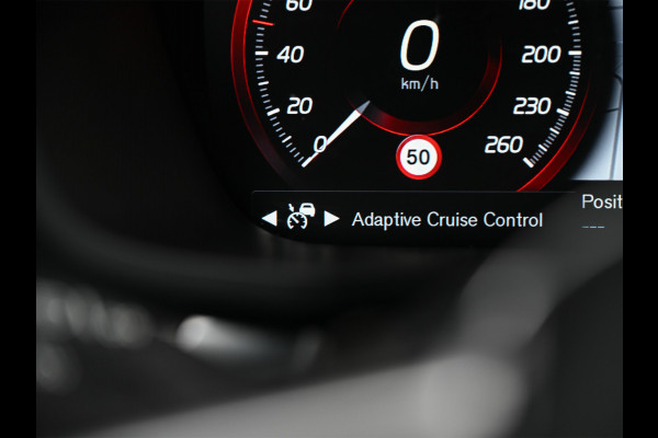 Volvo S60 2.0 B4 R-Design · NL-auto · Adaptive cruise · Stuur- en stoelverwarming · Achterbank verwarmd · Harman/Kardon · Memory seats · K