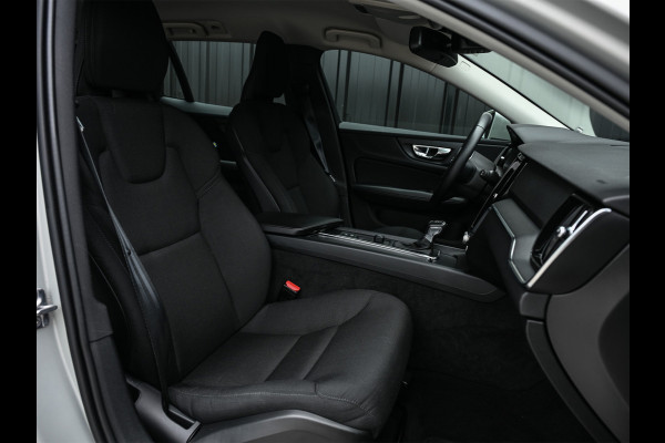 Volvo V60 2.0 D3 · NL-auto · Automaat · Parkeersensoren voor en achter · Cruise control · Led · Virtual cockpit