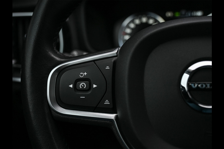 Volvo V60 2.0 D3 · NL-auto · Automaat · Parkeersensoren voor en achter · Cruise control · Led · Virtual cockpit