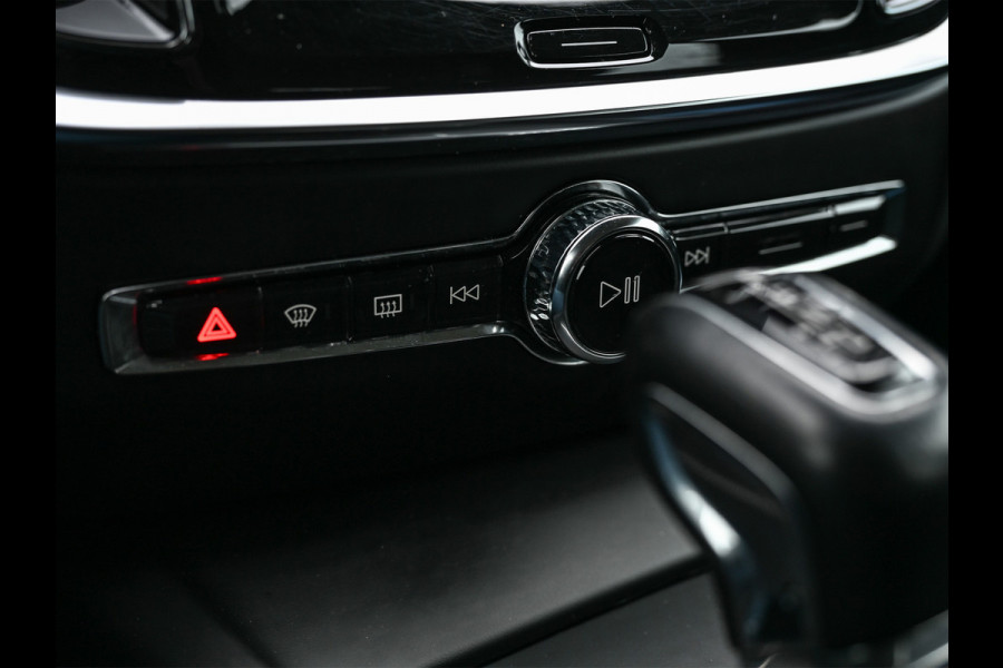 Volvo V60 2.0 D3 · NL-auto · Automaat · Parkeersensoren voor en achter · Cruise control · Led · Virtual cockpit