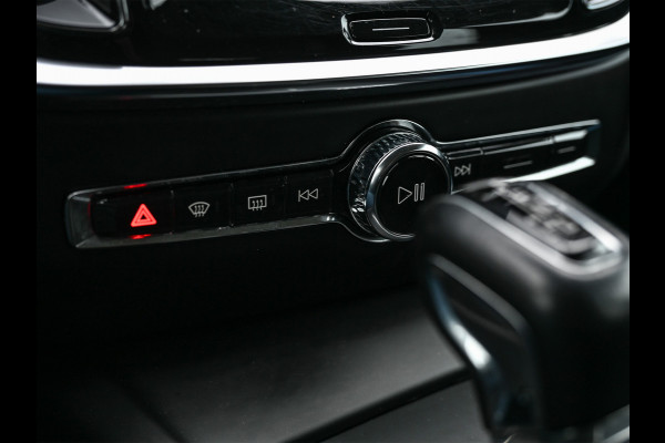 Volvo V60 2.0 D3 · NL-auto · Automaat · Parkeersensoren voor en achter · Cruise control · Led · Virtual cockpit