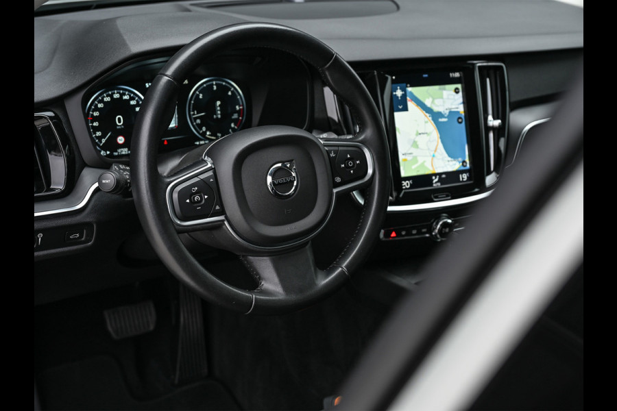 Volvo V60 2.0 D3 · NL-auto · Automaat · Parkeersensoren voor en achter · Cruise control · Led · Virtual cockpit