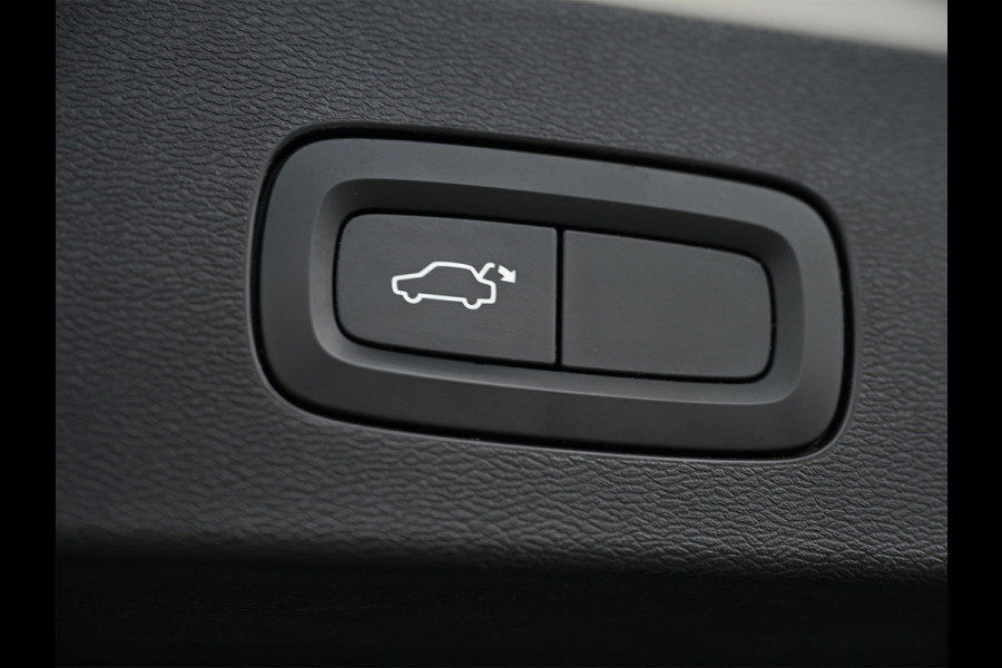 Volvo V60 2.0 D3 · NL-auto · Automaat · Parkeersensoren voor en achter · Cruise control · Led · Virtual cockpit