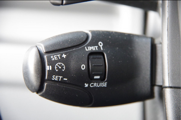 Opel Vivaro 2.0 CDTI L2 145PK AUT. 2X SCHUIFDEUR, TREKHAAK, CAMERA, NAVI, CRUISE, AIRCO, PARKEERSENSOREN, NL AUTO, NAP