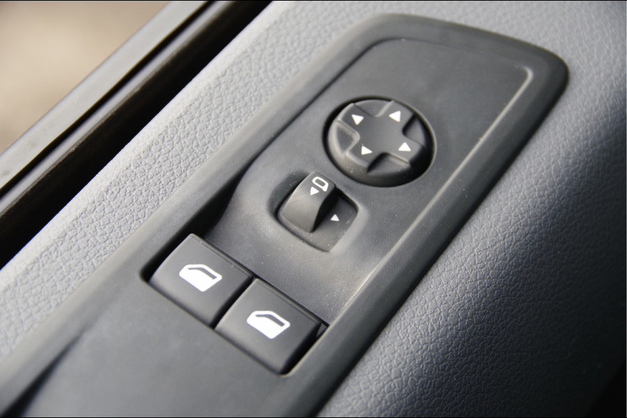 Opel Vivaro 2.0 CDTI L2 145PK AUT. 2X SCHUIFDEUR, TREKHAAK, CAMERA, NAVI, CRUISE, AIRCO, PARKEERSENSOREN, NL AUTO, NAP