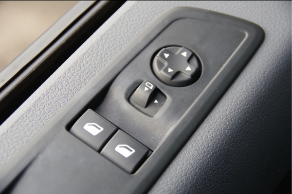 Opel Vivaro 2.0 CDTI L2 145PK AUT. 2X SCHUIFDEUR, TREKHAAK, CAMERA, NAVI, CRUISE, AIRCO, PARKEERSENSOREN, NL AUTO, NAP