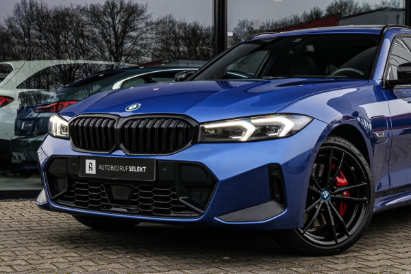 BMW 3 Serie Touring 330e | M-Sport Pro | 2 jaar garantie | Pano | Black Edition | LCI | ACC | Sfeerverlichting | Driving Assistant