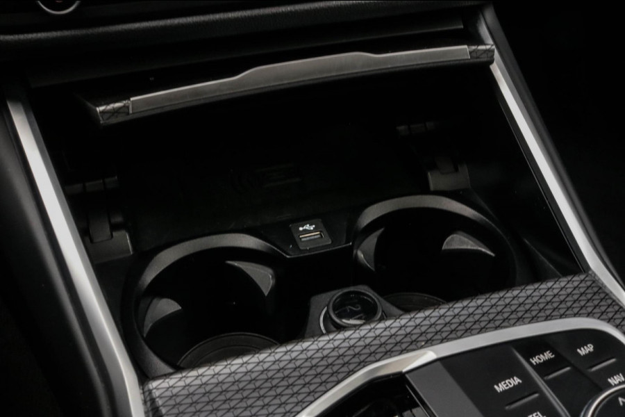 BMW 3 Serie Touring 330e | M-Sport Pro | 2 jaar garantie | Pano | Black Edition | LCI | ACC | Sfeerverlichting | Driving Assistant